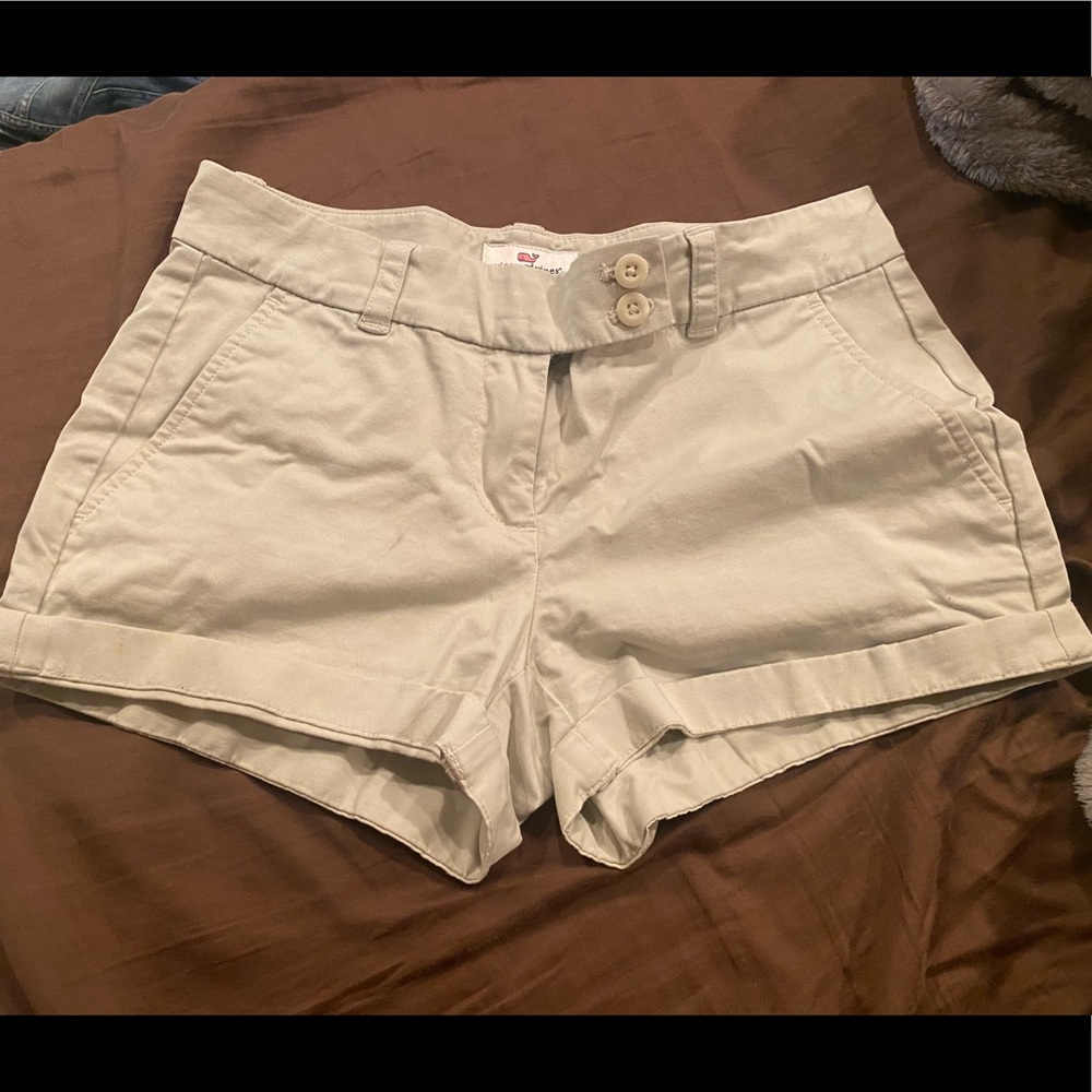 Vineyard vines khaki shorts